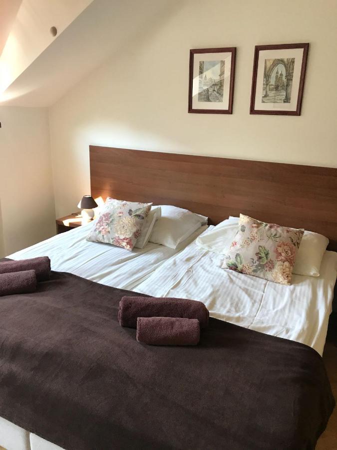 Apartament Floriańska / in the heart of Old Town Kraków Zewnętrze zdjęcie