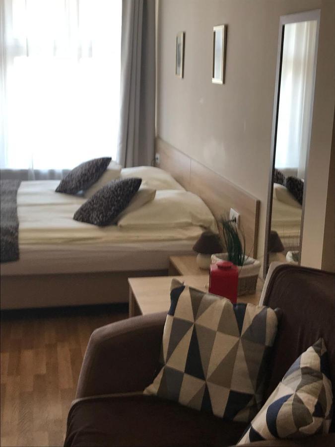 Apartament Floriańska / in the heart of Old Town Kraków Zewnętrze zdjęcie
