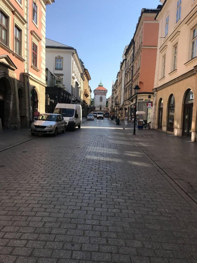 Apartament Floriańska / in the heart of Old Town Kraków Zewnętrze zdjęcie